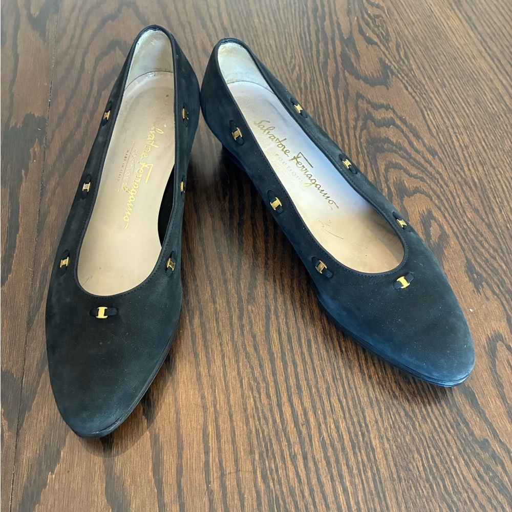 Vintage Salvatore Ferragamo Black Suede Kitten Heel Pumps Size 6.5